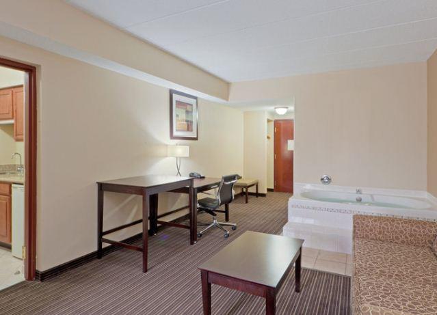 Holiday Inn Express Hotel & Suites Charleston-Southridge, An Ihg Hotel Phòng bức ảnh